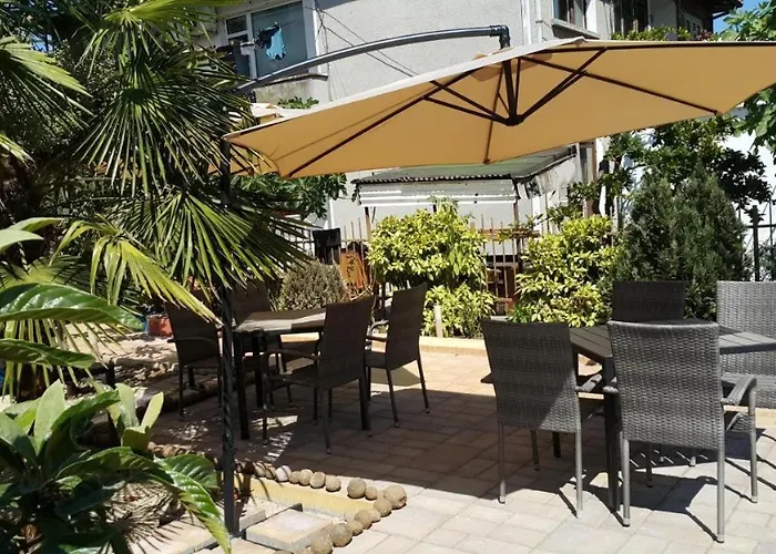 Sineva Guest house *